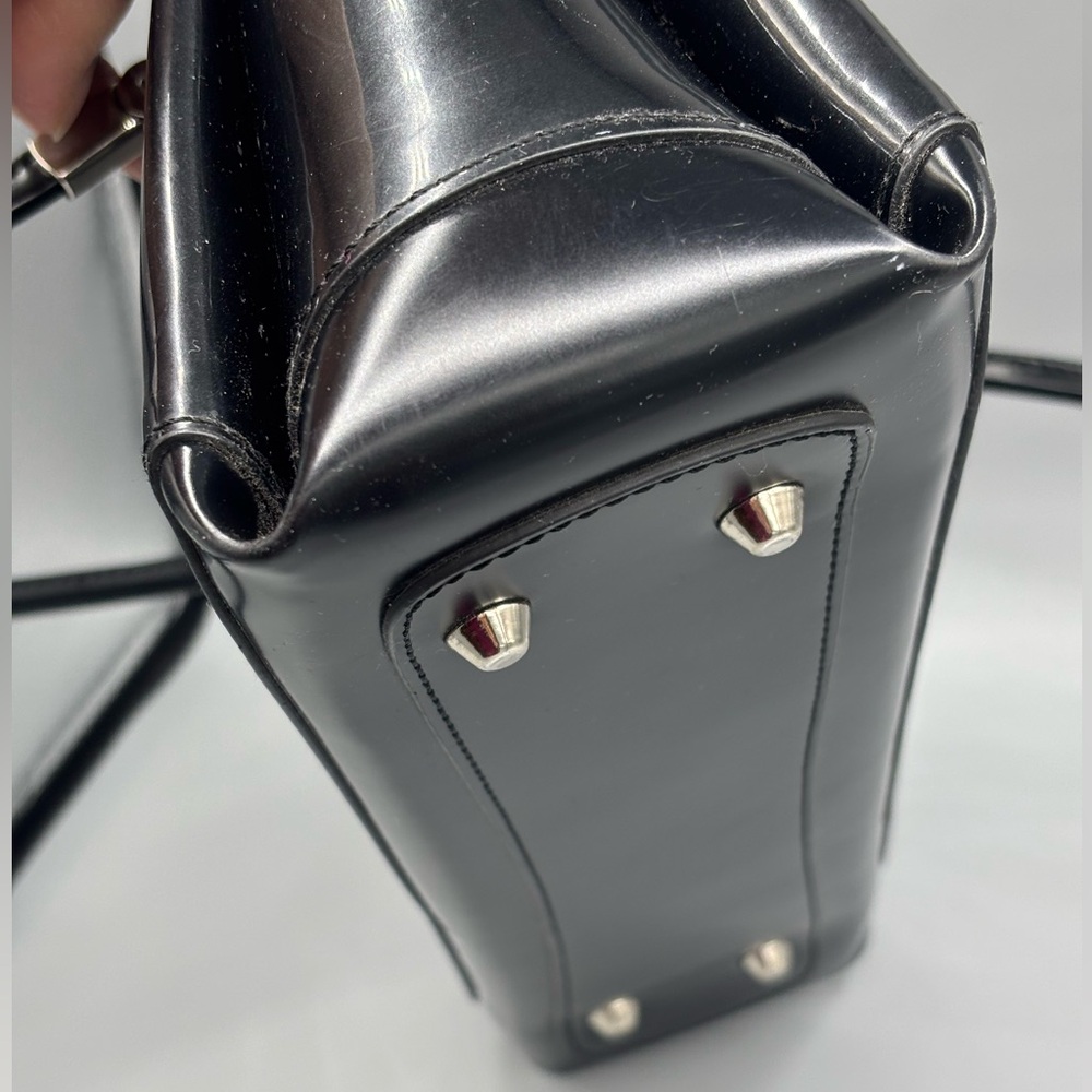 🖤Beijo Elegant Black Patent Leather Handbag - Picture 5 of 13